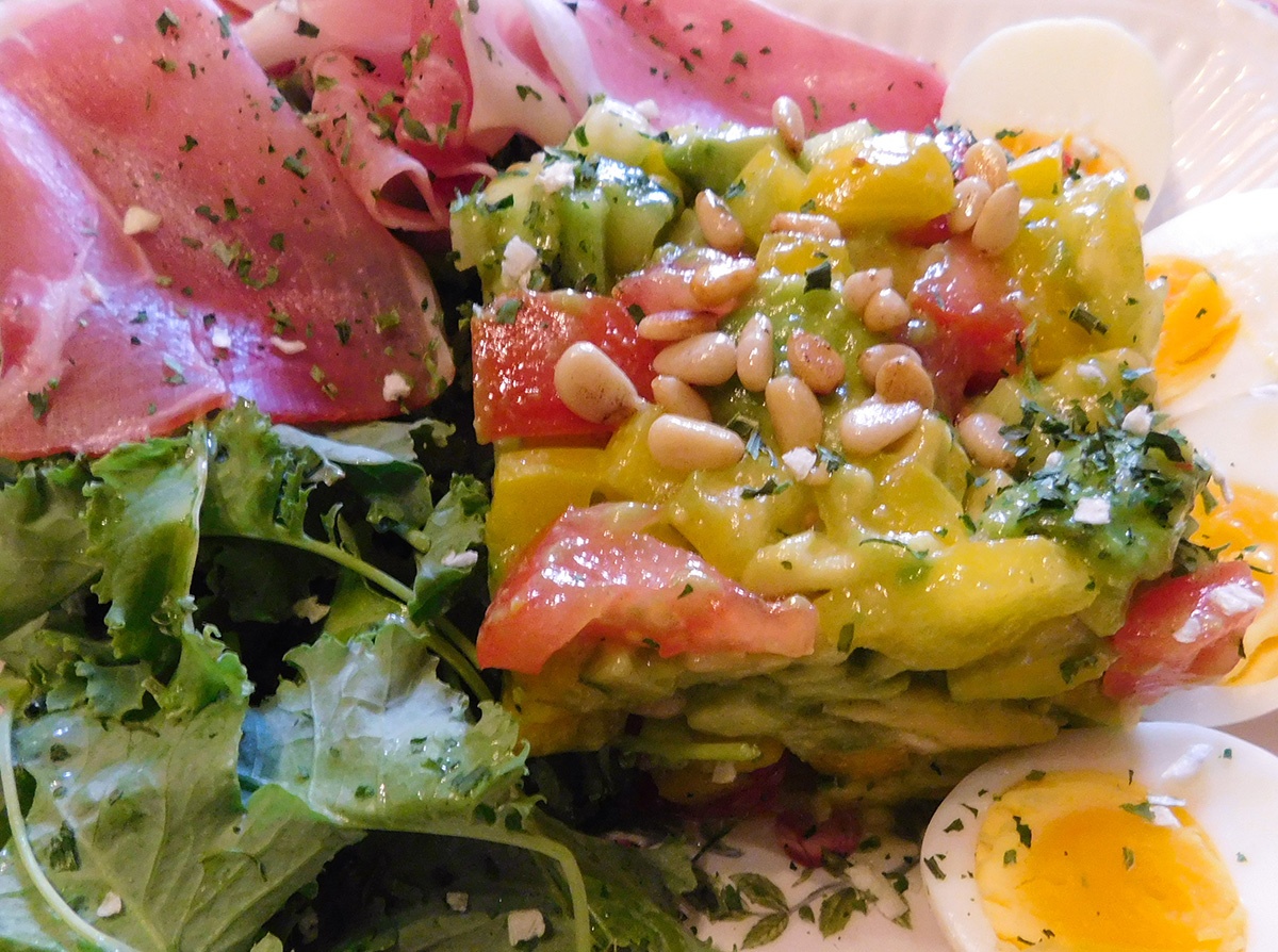 Pikante Avocado Salade - Ketodieet Recept - Keto voor Beginners Gezond Afvallen