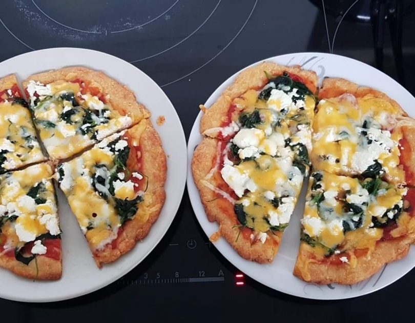 Keto Pizza - Lekkerste ketodieet pizzabodem - Spinazie Feta - Keto voor Beginners