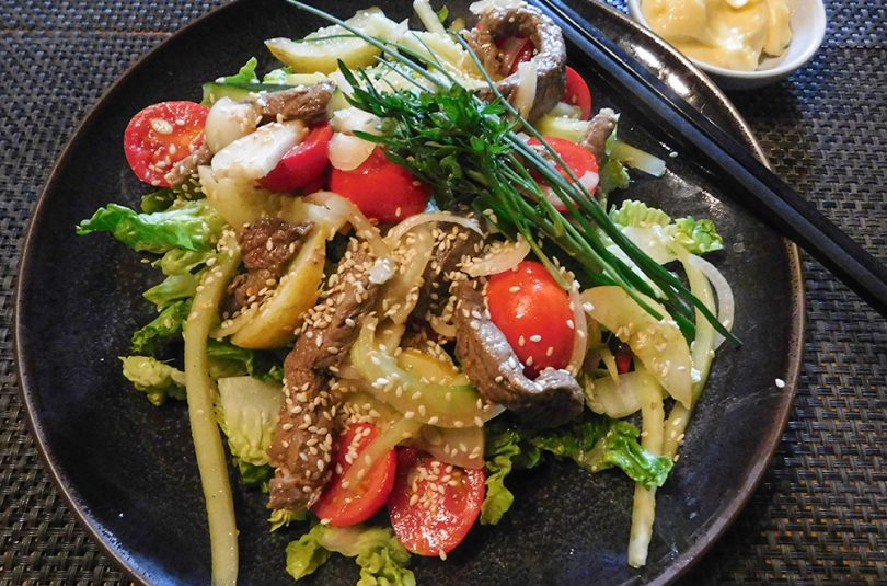Oosterse Varkens Salade - Maaltijdsalade - Ketodieet Recept - Keto voor Beginners Nederland België