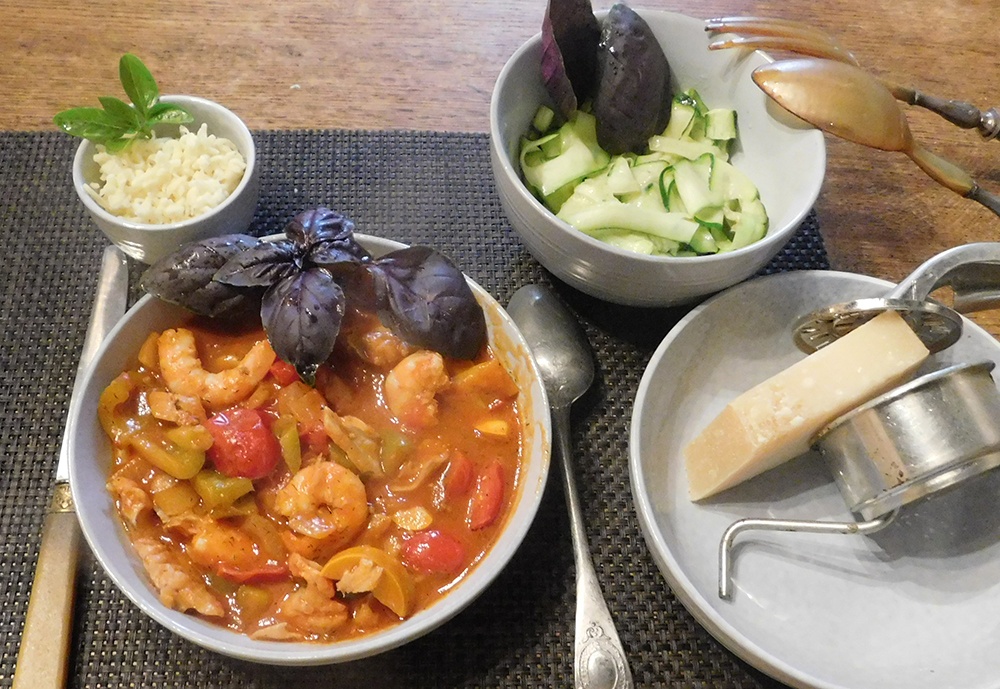 vis en garnalen bolognese saus pasta - keto voor beginners - ketogeen dieet recept weekmenu belgië nederland